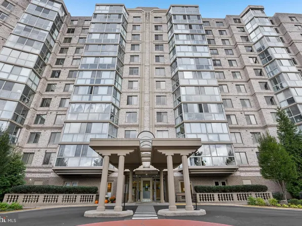 19385 Cypress Ridge Ter Unit 404, Lansdowne, VA 20176