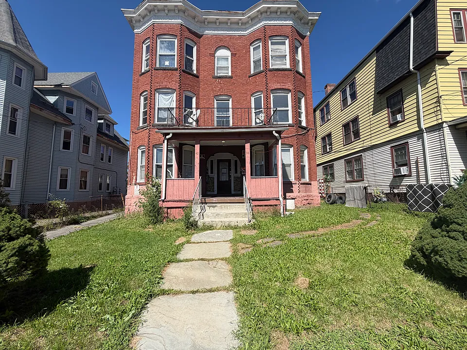 38 Brown St #2E
