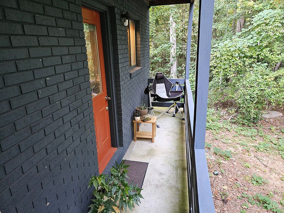 1st image of 802 Creekside Dr APT 1