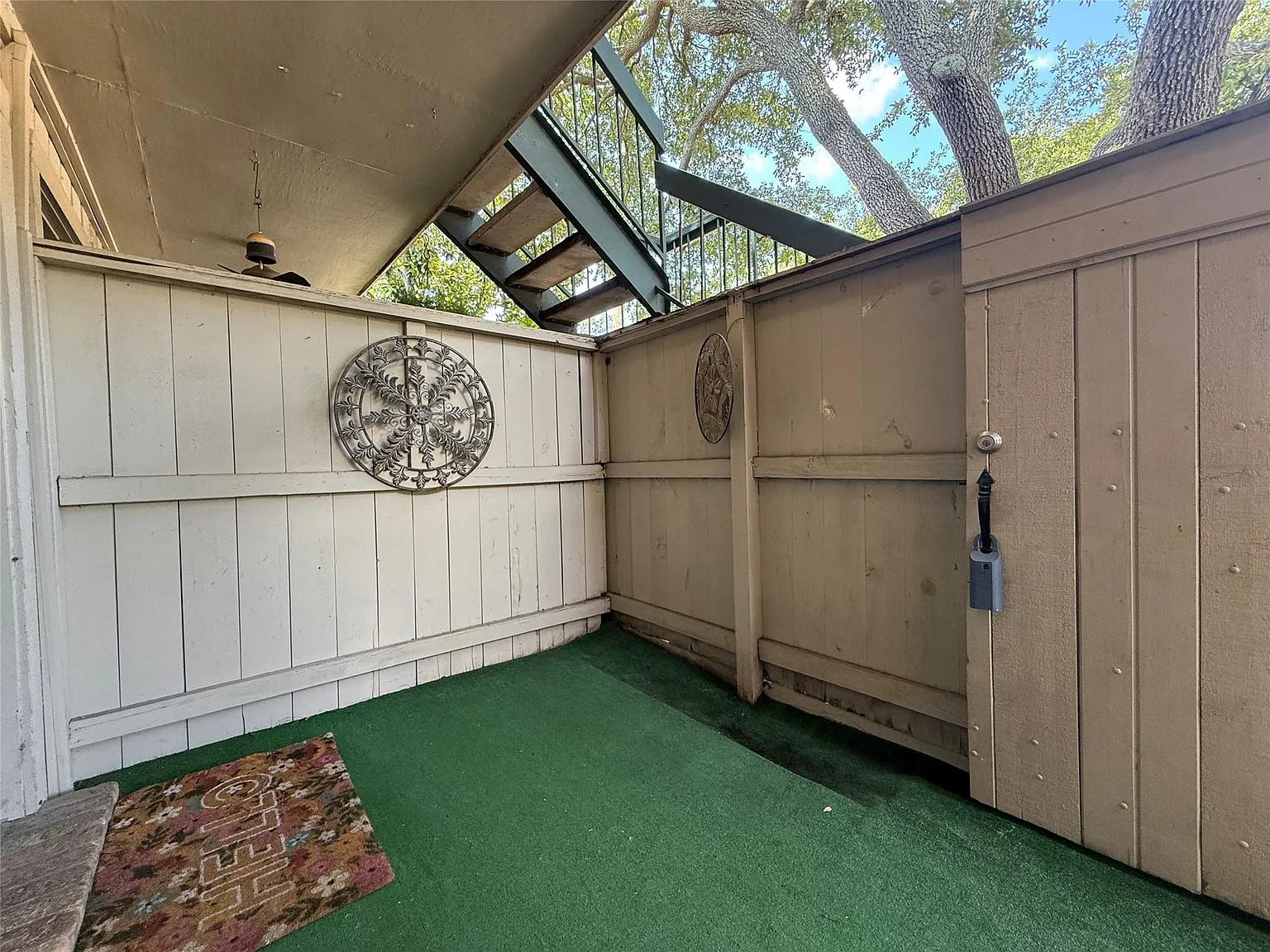 1 bed, 1.0 bath, 698 sqft, $1,275 — Photo 4