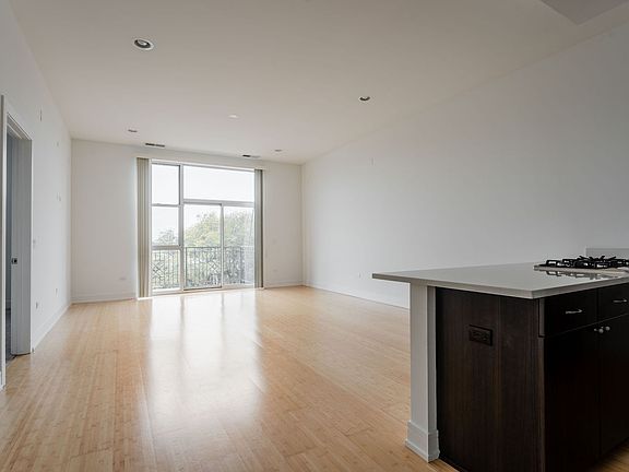 3rd image of 4730 N Kimball Ave APT 515
