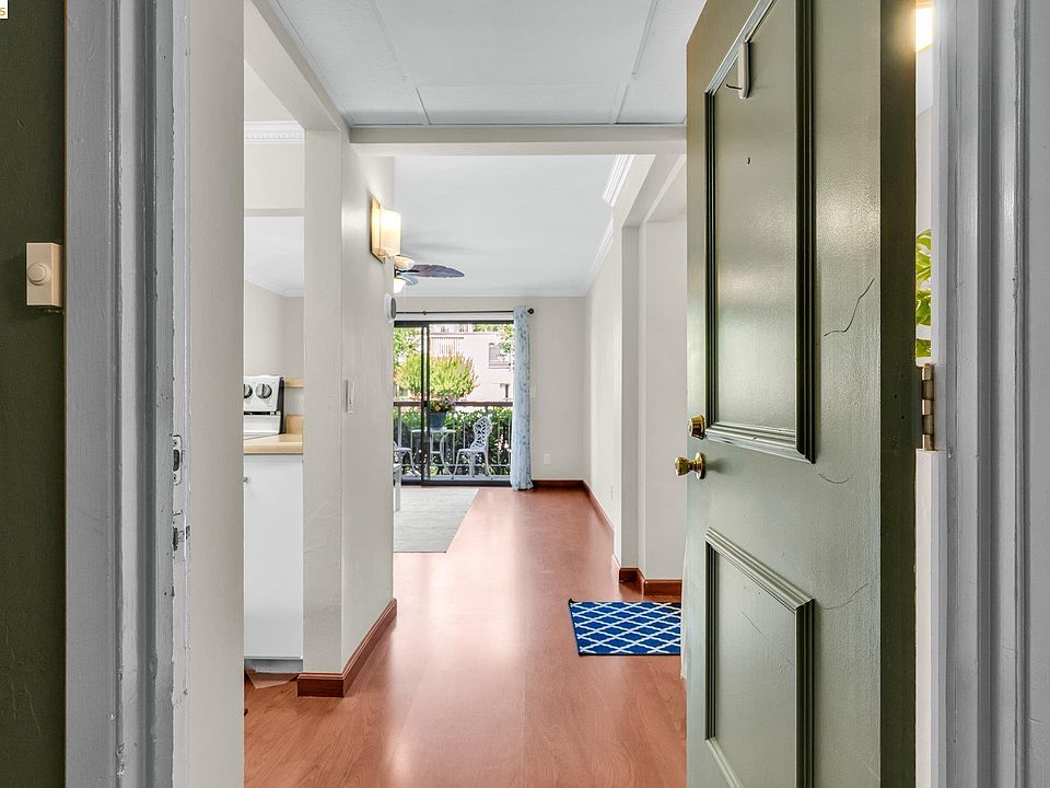 1st image of 470 N Civic Dr APT 105