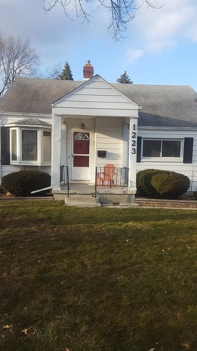 1223 Northlawn Dr photo 1