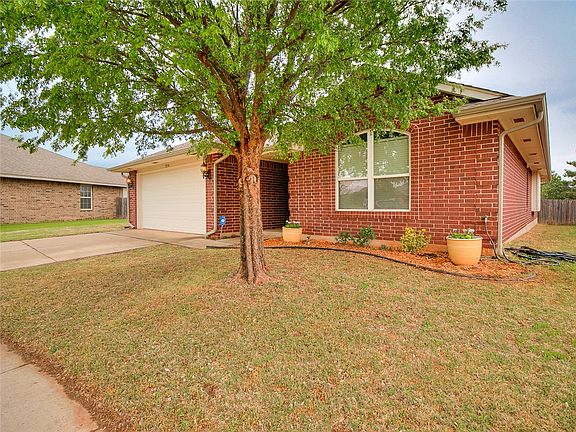 3rd image of 21776 Pioneer Cir