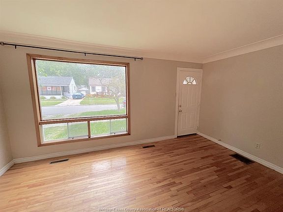 3rd image of 1841 Aubin Rd