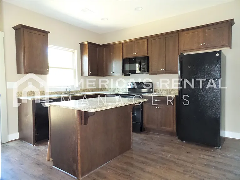 6451 Cheshire Cove Dr — Photo 5