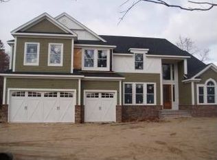 63 Woodhollow Rd, Great River, NY 11739