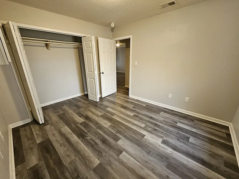 Bradford Place Apartments — Photo 18