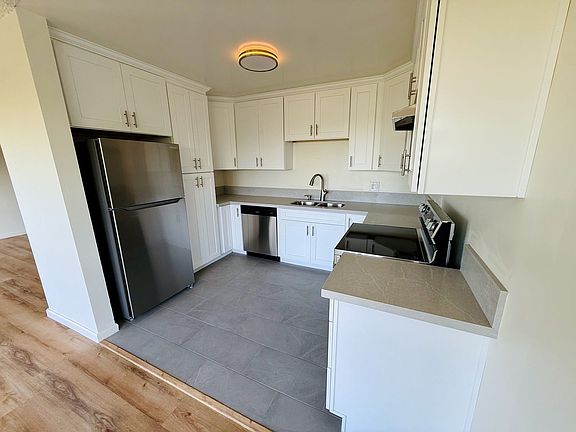 4th image of 8061 Romaine St APT 303