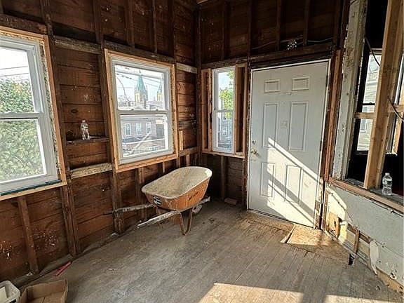3rd image of 30 Linden St