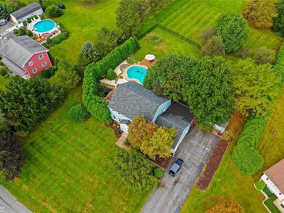 5th image of 3800 Cinnamon Dr