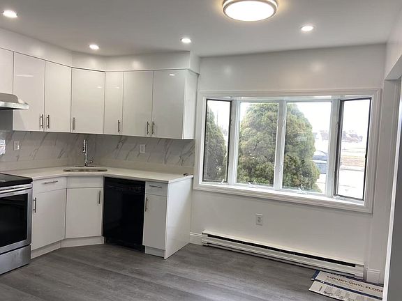 5th image of 50 Serpentine Ln #1