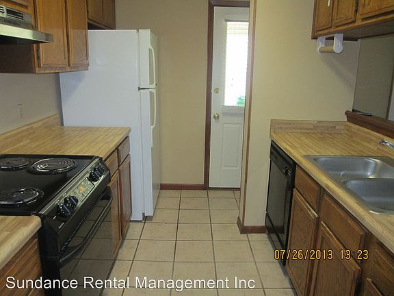 2nd image of 205 Cottonwood Ct