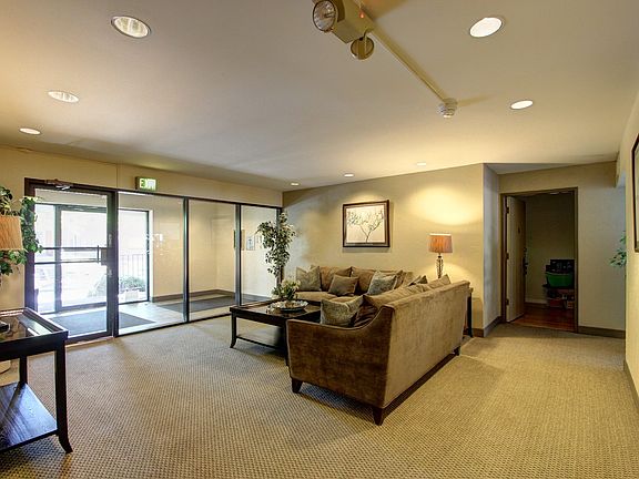 4th image of 551 N Pearl St APT 403
