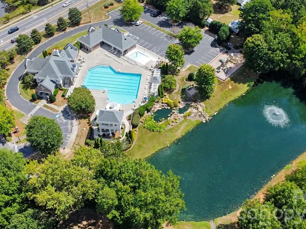 8033 Willow Branch Dr, Waxhaw, NC 28173