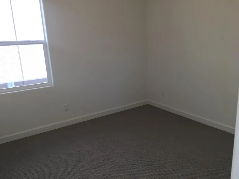 950 S Sophia St — Photo 17