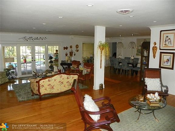 3rd image of 151 Calle Largo Dr