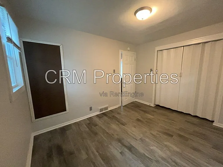 714 E Vaile Ave — Photo 21