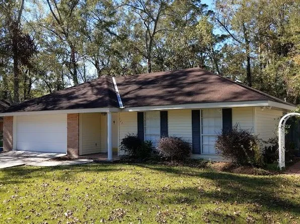 127 Oakwood Dr, Mandeville, LA 70448
