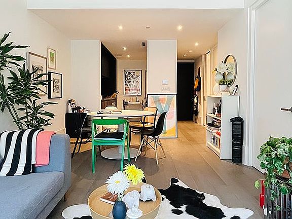 4th image of 429 Kent Ave #338