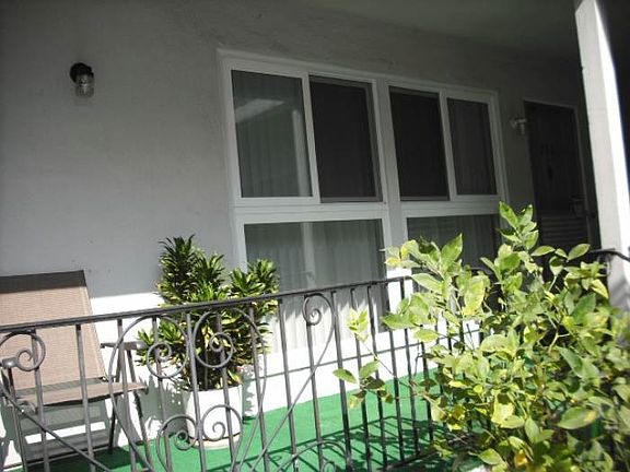 2nd image of 1227 N Crescent Heights Blvd APT 206