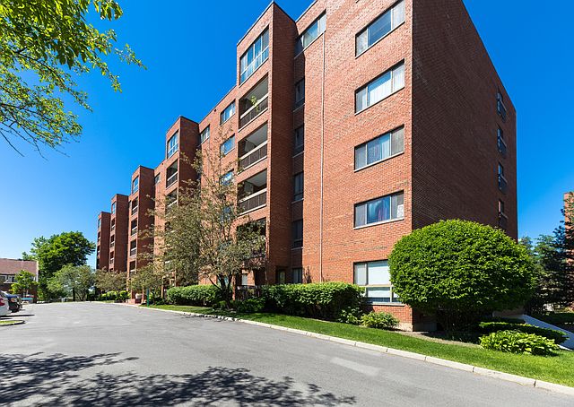1st image of 600 Naples Ct APT 304