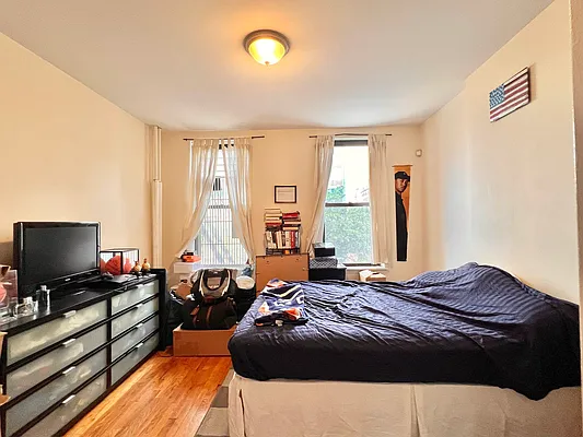 Rented by Compass | media 10