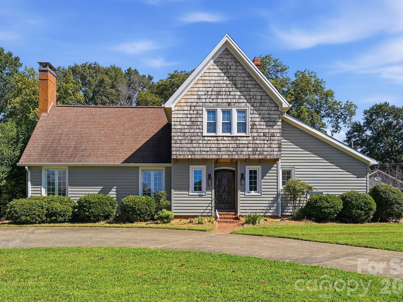 1351 E Marion St — Cleveland Country Club