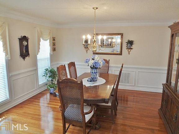 3rd image of 340 Glynnshire Ct