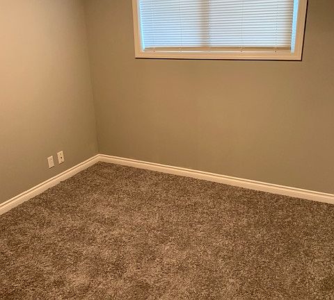 4th image of 480 N James Ave