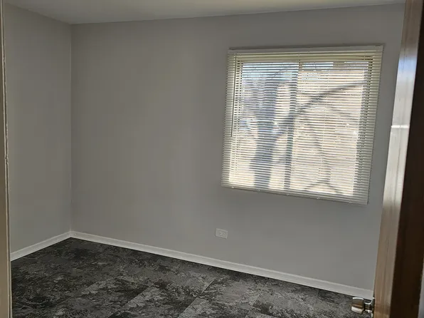 4151 Williamsburg Ct APT 102, Glenview, IL 60025