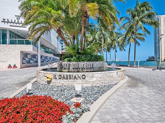 3rd image of 325 Biscayne Blvd #323