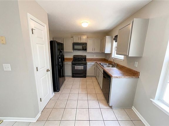 2nd image of 2690 Rambling Way