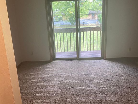 3rd image of 219 Chalet Dr #219