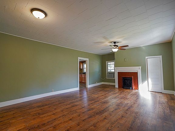 5th image of 361 Byrd St