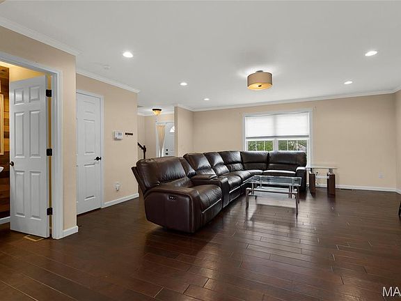4th image of 1528 Prather Ave
