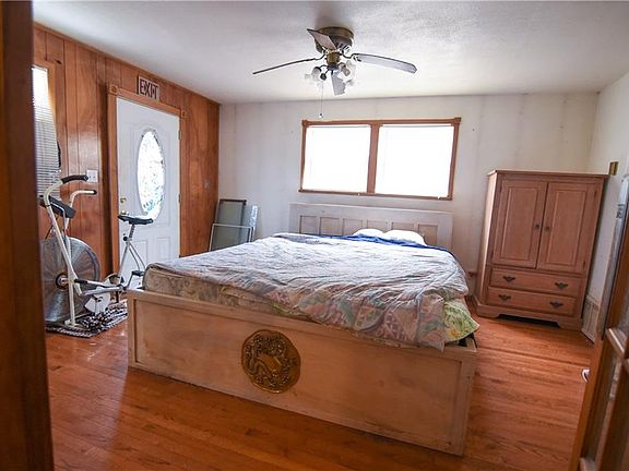 3rd image of 9724 Moccasin Ln