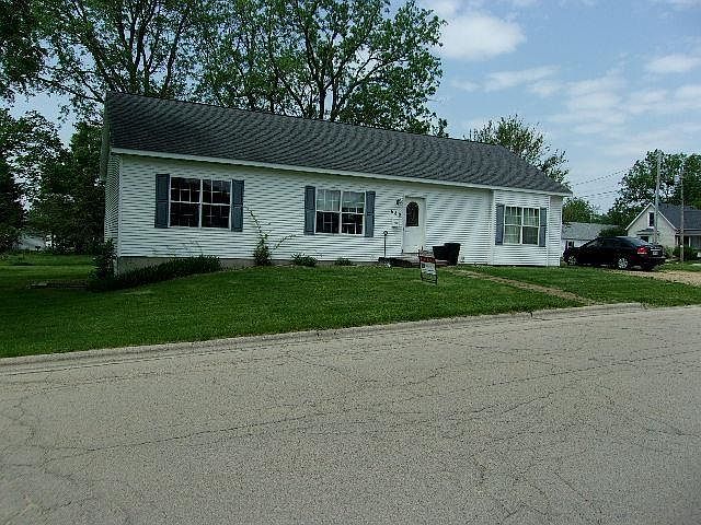 1st image of 680 N Hickory St