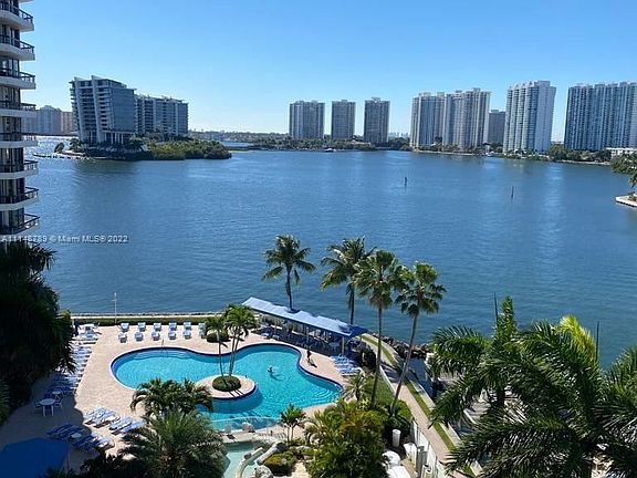 3rd image of 3530 Mystic Pointe Dr APT 805