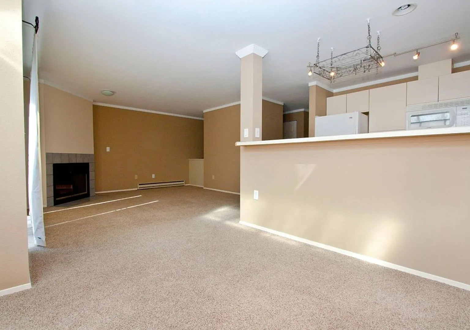 2-Bed, 2-Bath Ideally Located Redmond Condo w/ Private Balcony! — Photo 2