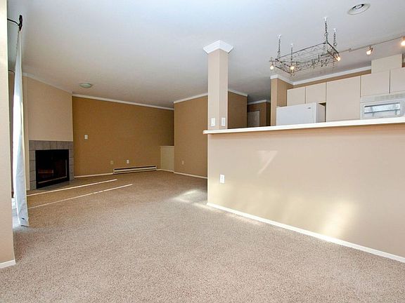 2nd image of 13801 NE Old Redmond Rd #C205
