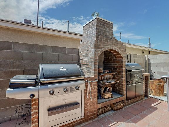 3rd image of 632 Vista Viva Ln SW