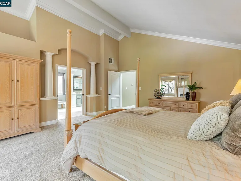 668 Sun Tree Ct — Photo 32