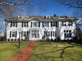 85 Overlook Cir, New Rochelle, NY 10804