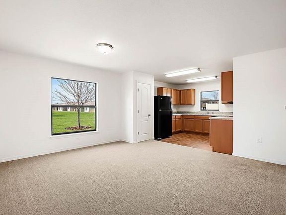 3rd image of 1729 Chatham Green Cir