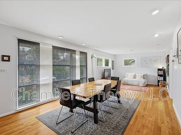 4th image of 912 N Lexington St