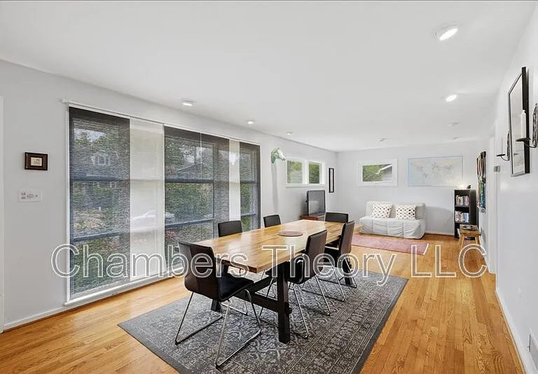 912 N Lexington St — Photo 4