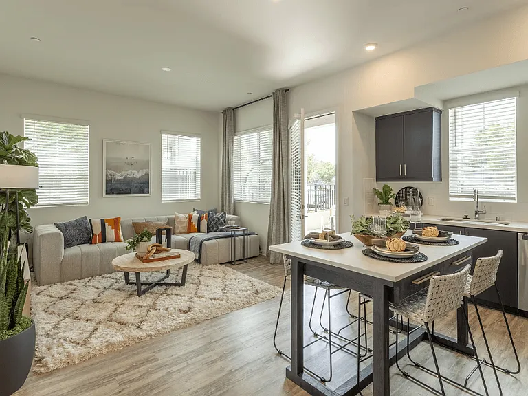 Citron Apartment Homes — Photo 4