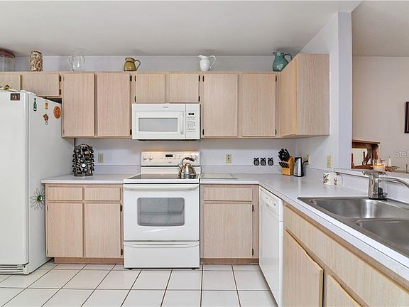 4th image of 308 Chancellor Ct