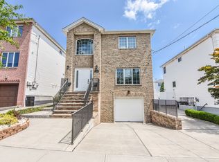 229 Swinnerton St, Staten Island, NY 10307